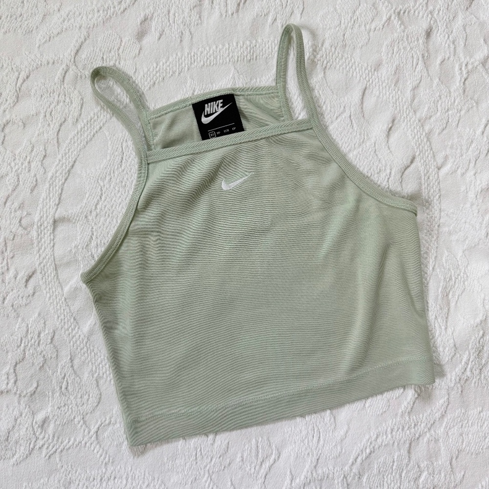 Nike Sage High Neck Tank